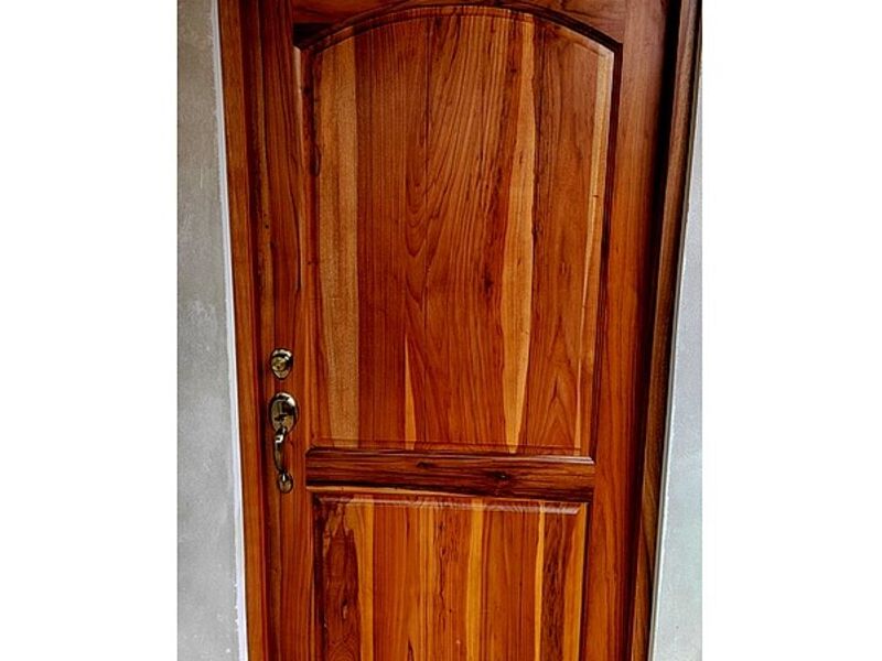 Puerta Clásia de Laurel
